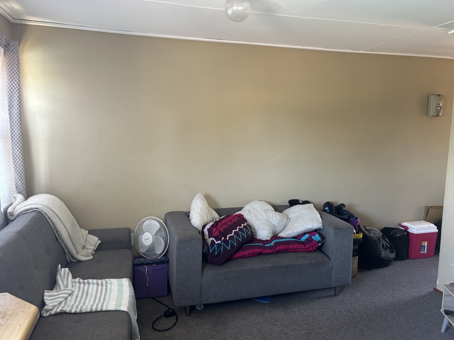 To Let 1 Bedroom Property for Rent in Oakglen Western Cape